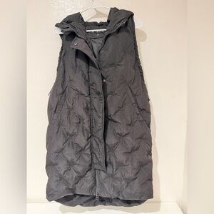 Women’s Black Long Hooded Puffer Quilted Vest size L
